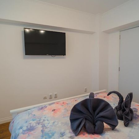 Cozy & Spacious 2Br Apartment With Netflix Bucarest Exterior foto