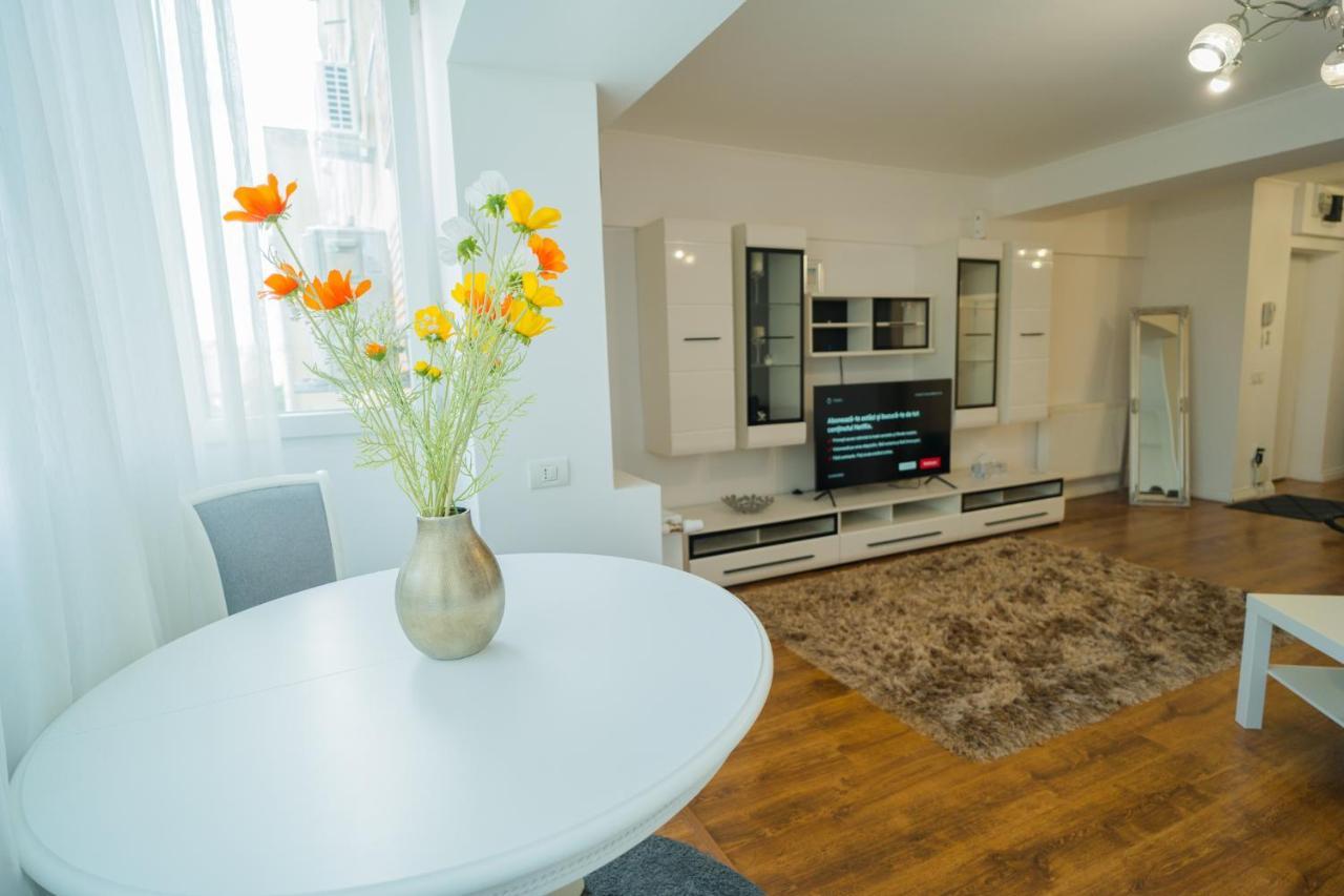 Cozy & Spacious 2Br Apartment With Netflix Bucarest Exterior foto