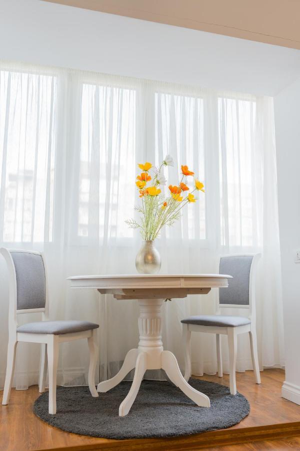 Cozy & Spacious 2Br Apartment With Netflix Bucarest Exterior foto