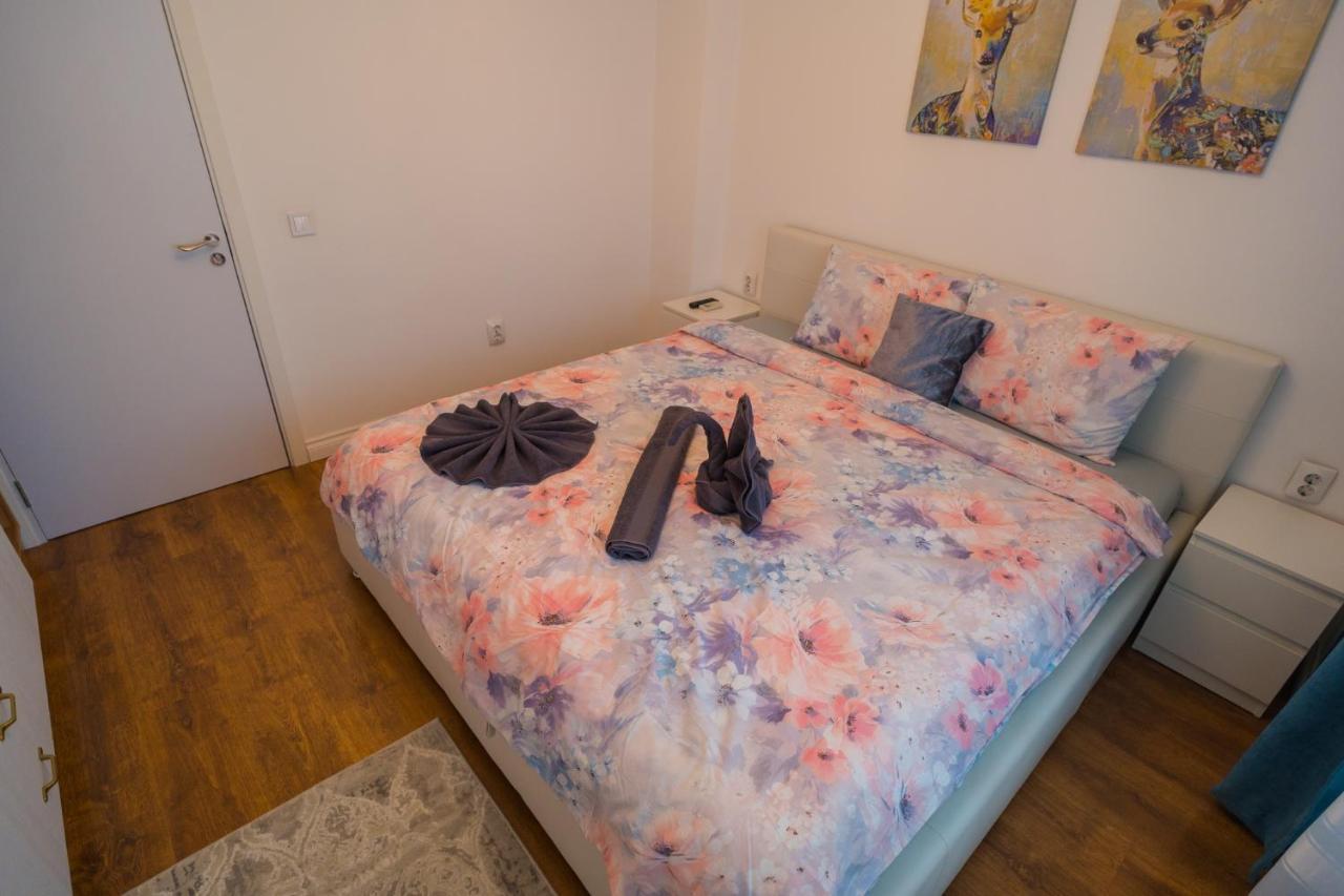 Cozy & Spacious 2Br Apartment With Netflix Bucarest Exterior foto