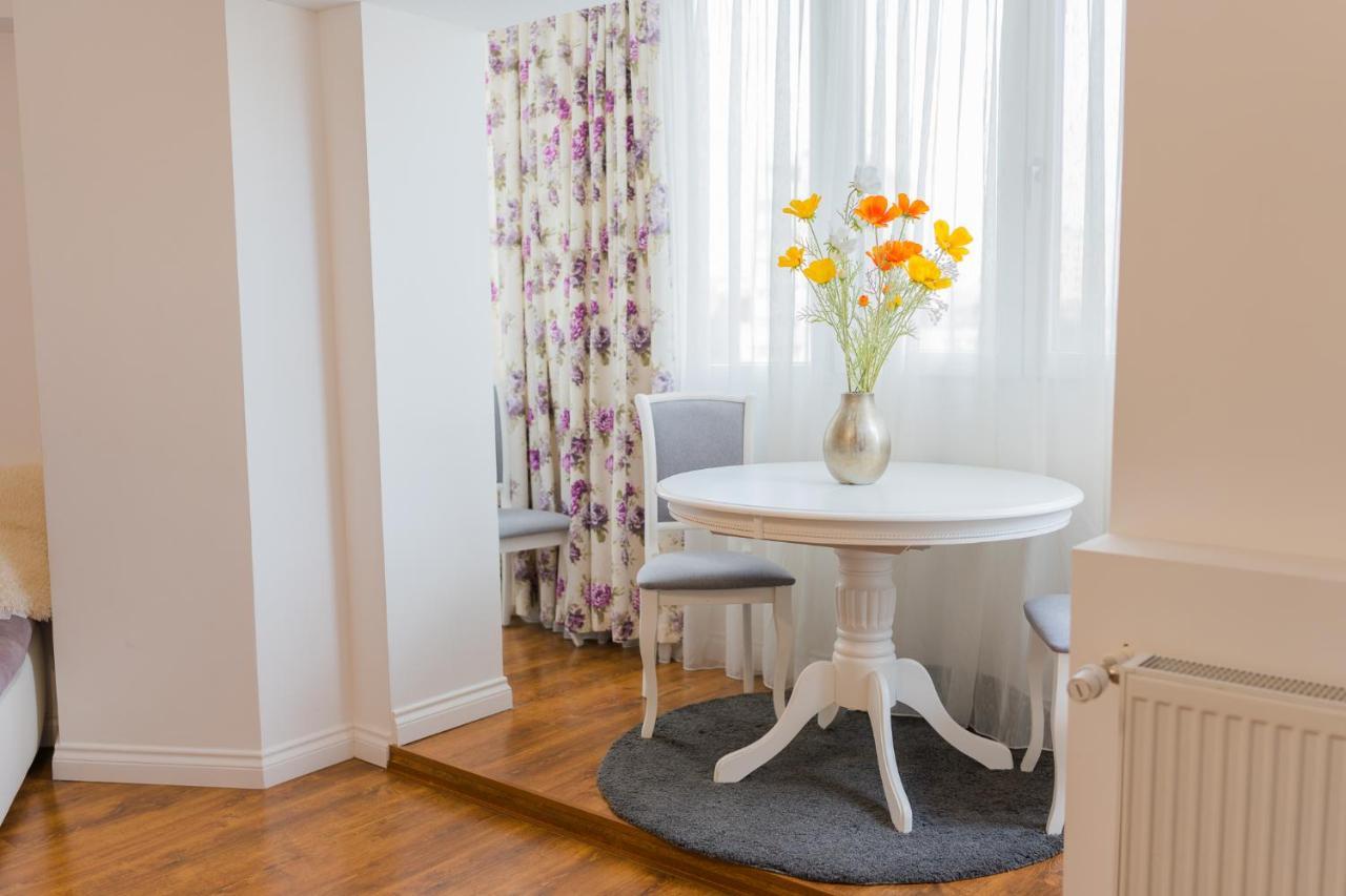 Cozy & Spacious 2Br Apartment With Netflix Bucarest Exterior foto