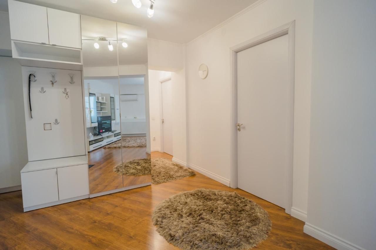 Cozy & Spacious 2Br Apartment With Netflix Bucarest Exterior foto