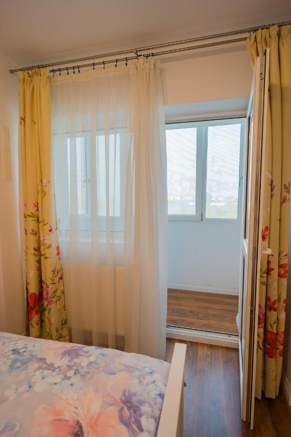 Cozy & Spacious 2Br Apartment With Netflix Bucarest Exterior foto